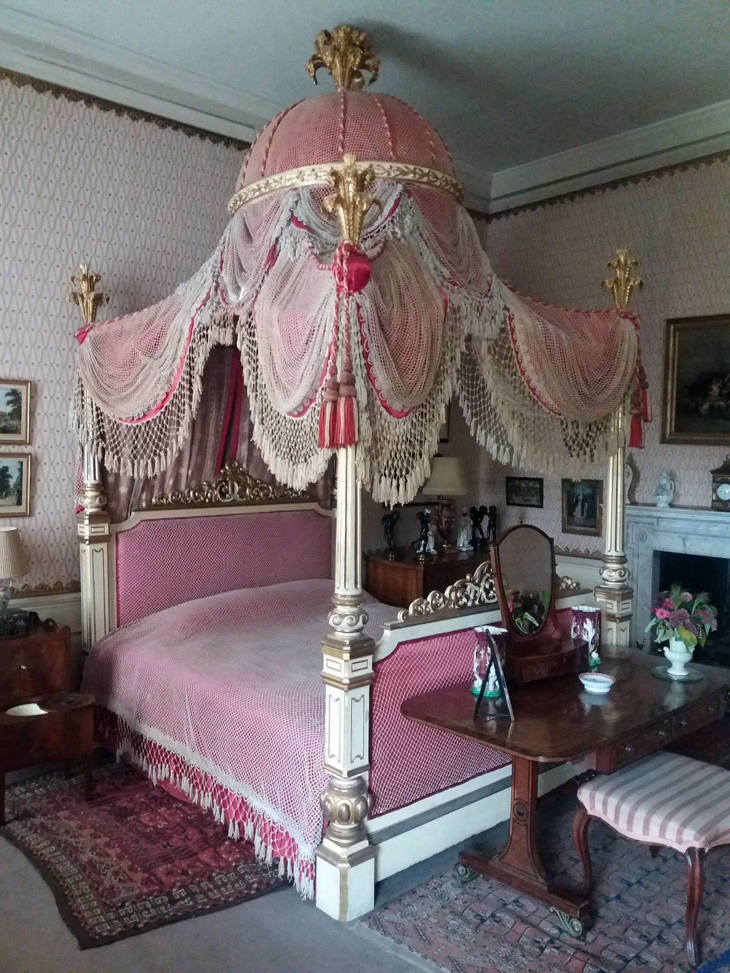 Wimpole Hall bedroom