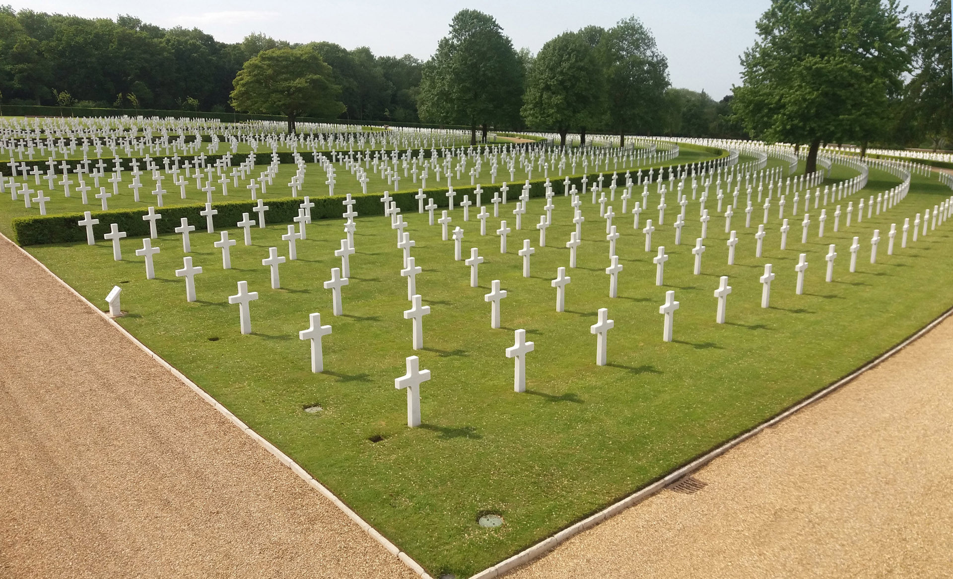 cambridge american cemetary memorial graves