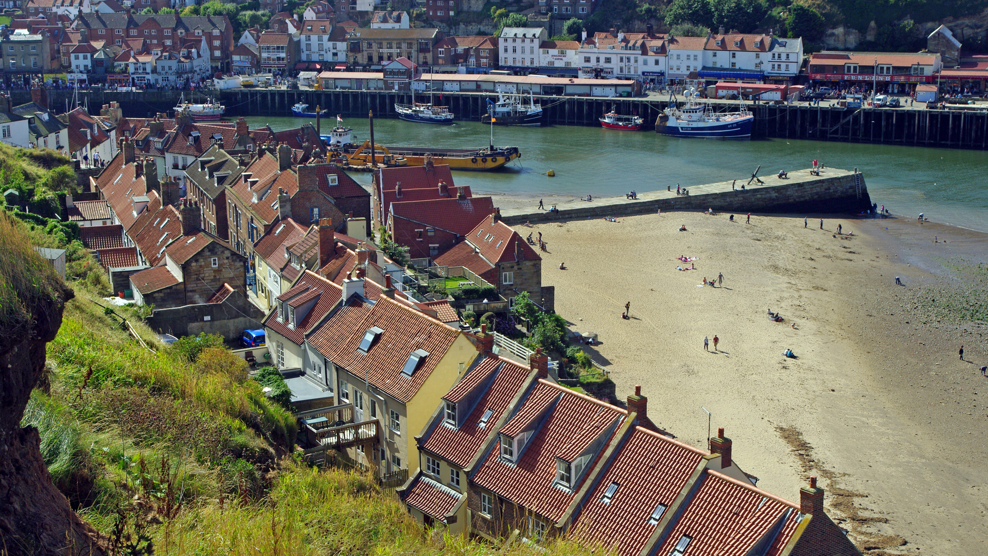 whitby east cliff