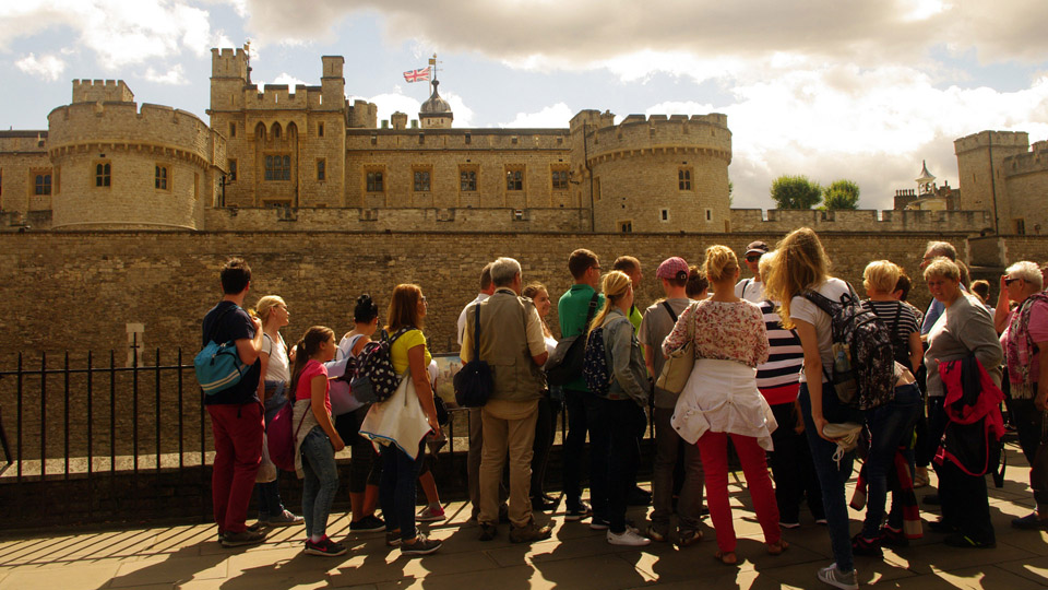 why do tourists visit the tower of london