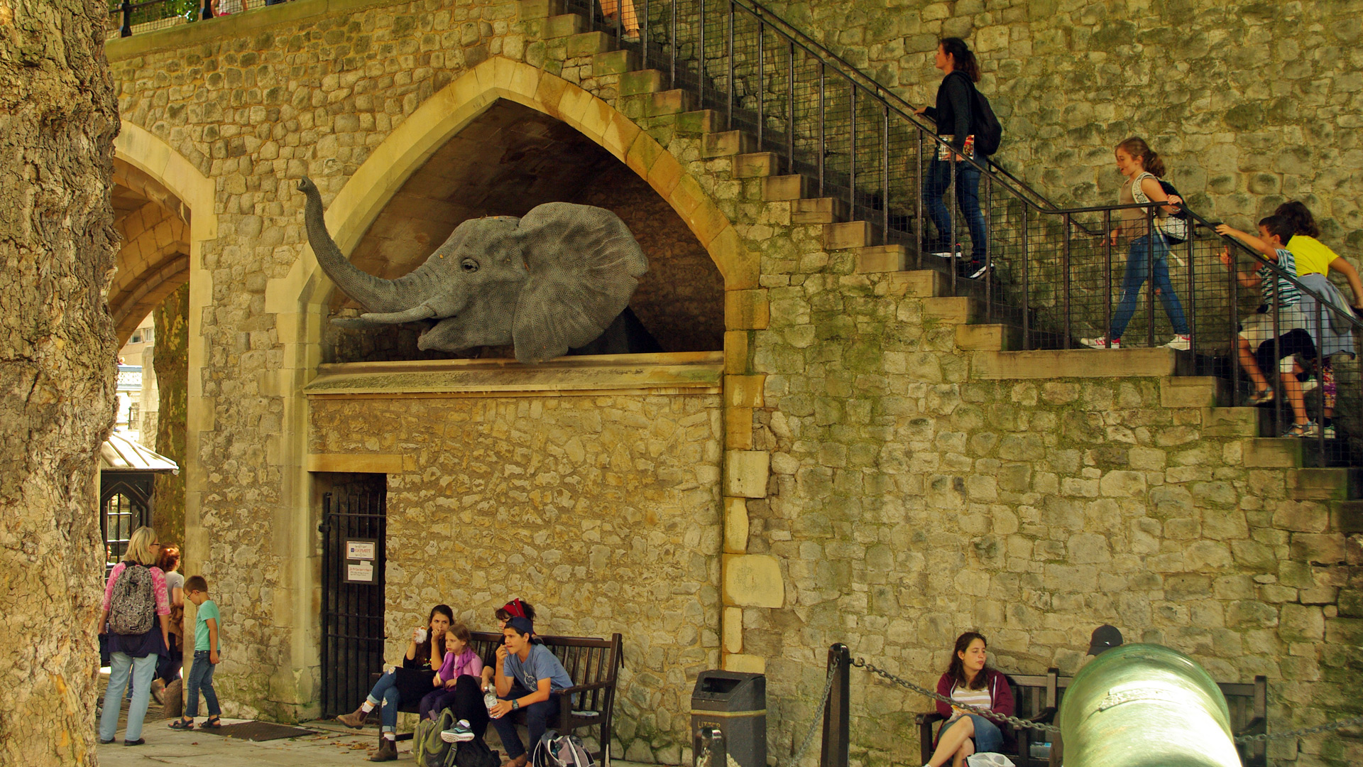 Tower London elephant King France 1255