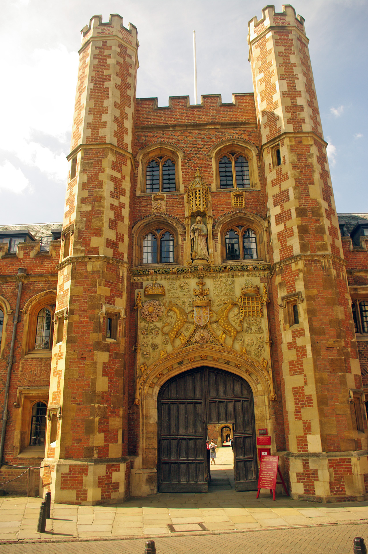 cambridge St Johns College Cambridge entrance 