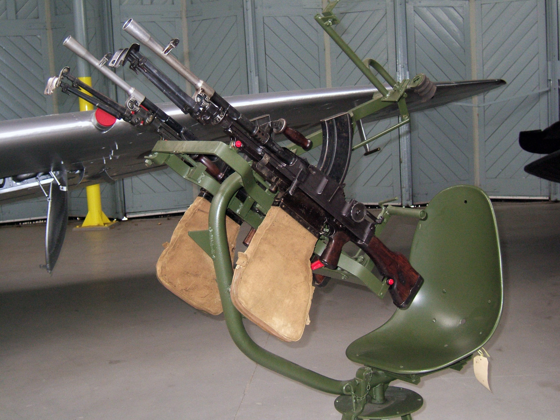 duxford Anti aircraft guns platform